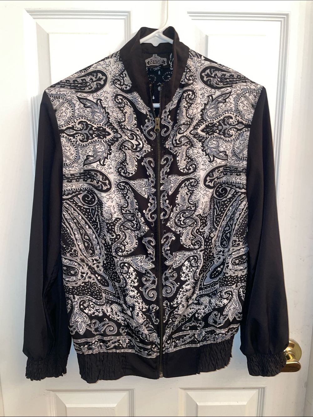 Angie lightweight Paisley Print Black Zip-Front Jacket. Sz Med